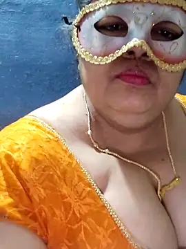 tamilthanushri Chat XXX in diretta