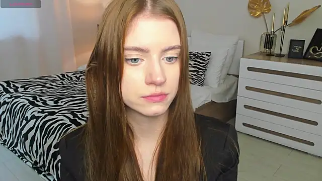 Erica_Kiss Live XXX-Chat