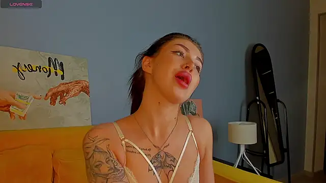 Karolina_Kar's Live XXX Chat