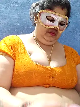 tamilthanushri Chat XXX live