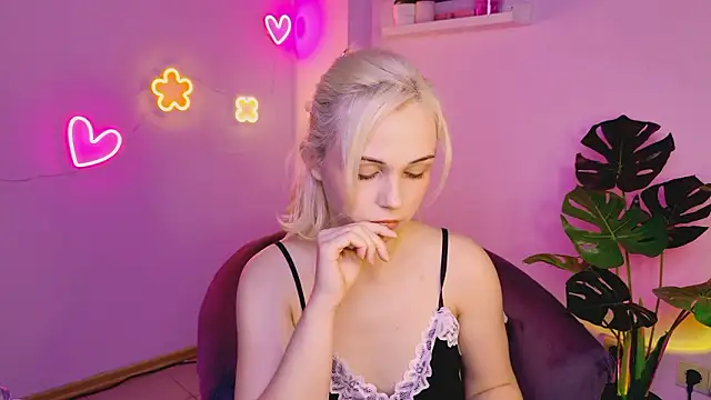 ElenaMonroe Chat XXX in diretta