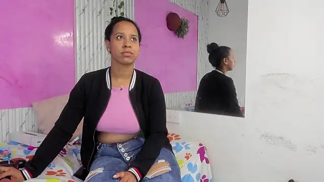 Taira_Bms Adlı Modelin Canlı XXX Sohbeti