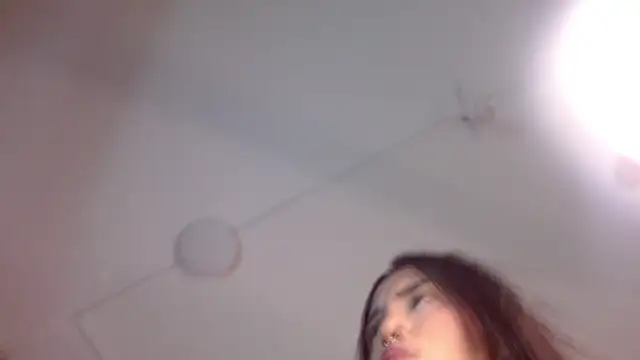 tael_novacs Adlı Modelin Canlı XXX Sohbeti