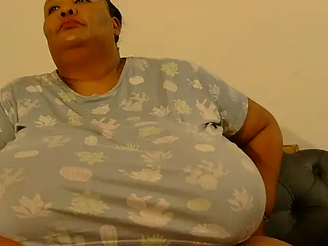 nancy111 Adlı Modelin Canlı XXX Sohbeti