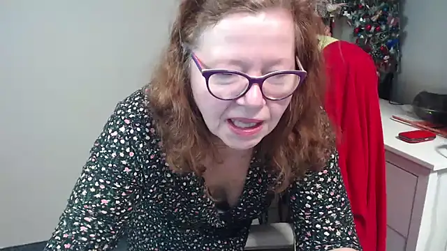 Adelewildx Adlı Modelin Canlı XXX Sohbeti