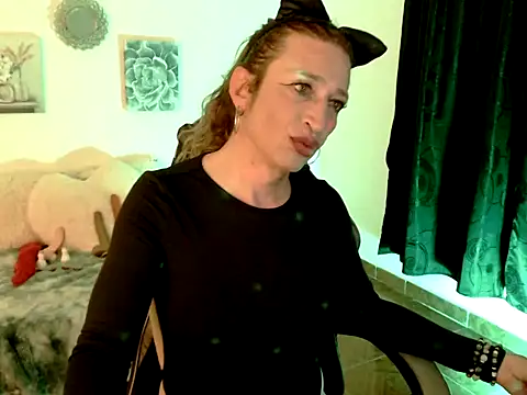 Gikitrans76 Adlı Modelin Canlı XXX Sohbeti