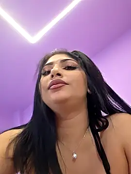 ZendayaClark Adlı Modelin Canlı XXX Sohbeti