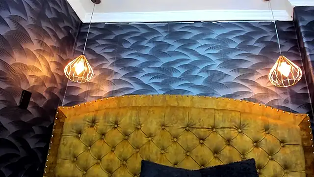 NahomiFireSex's Webcam Show