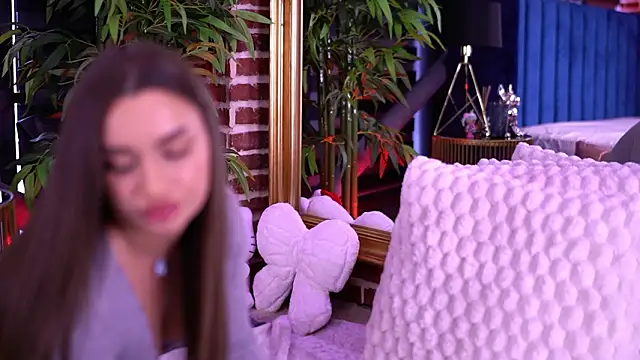 MillaSerene Chat XXX in diretta