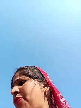 Karishma_cute Show in webcam