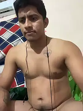 Charlykll: διαδικτυακό σόου στην κάμερα