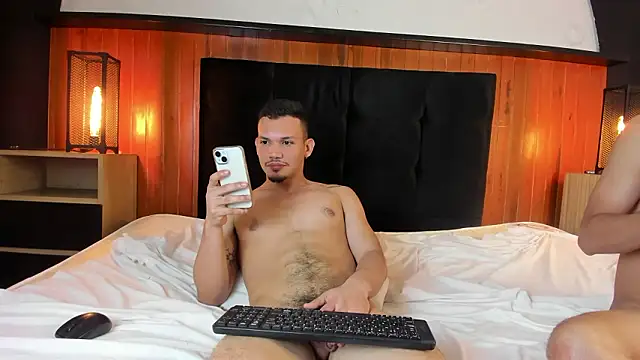 Jason_Borth Adlı Modelin Canlı XXX Sohbeti