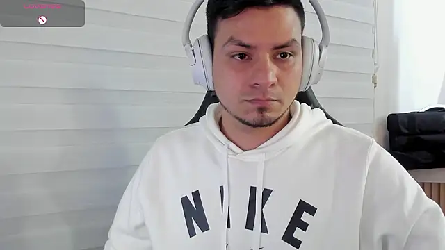 Rick_Adams Adlı Modelin Canlı XXX Sohbeti