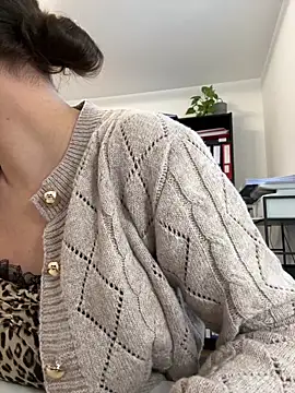 Hii_Lolla élő XXX-chatje