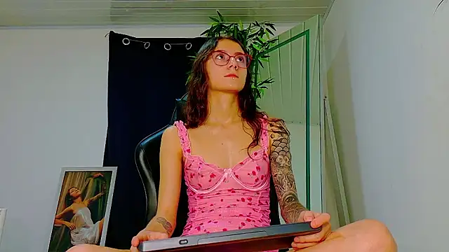 Chat XXX en directo de scarlet-jonesx