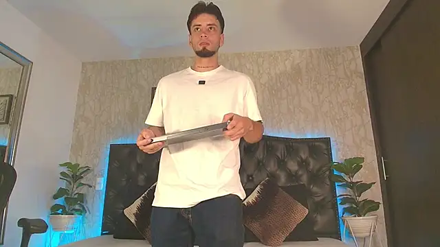 MattDevon's Live XXX Chat