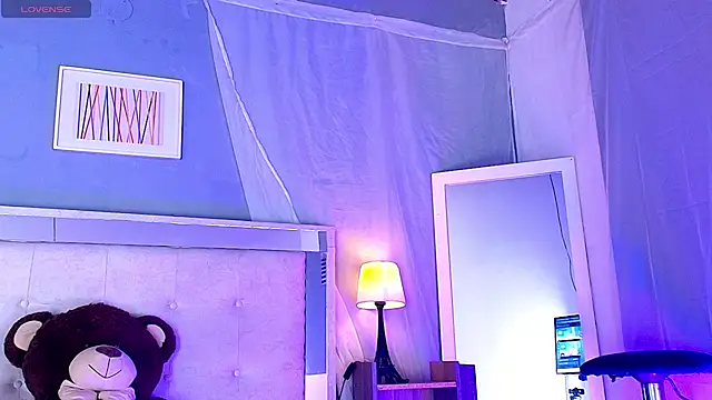 Emily_Castillo_1 Adlı Modelin Canlı XXX Sohbeti