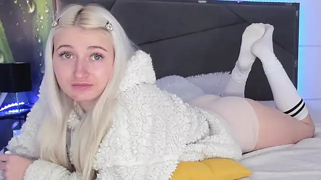 HollyTailors Chat XXX live