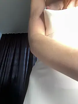 Chat +18 de LittleFox___ ao vivo