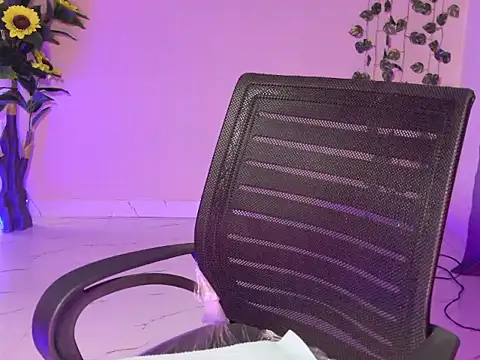 Saira_Hotty 即時 XXX 聊天