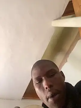 kwandero1234: διαδικτυακό σόου στην κάμερα