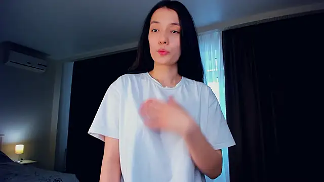 ReynaRhew's Webcam Show