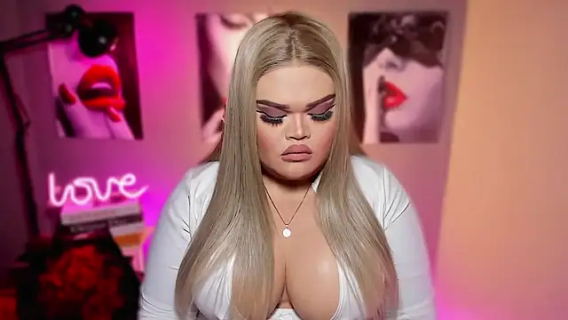 BelindaLove Adlı Modelin Canlı XXX Sohbeti