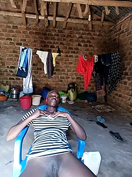 holygrail001 Adlı Modelin Canlı XXX Sohbeti