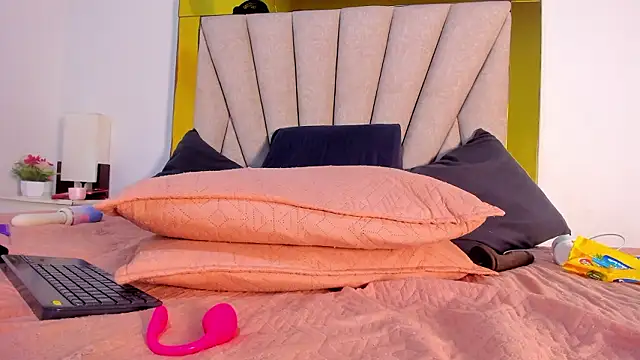 vahiolet_fuentes' Live XXX Chat