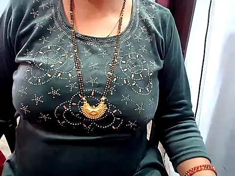 Nagma_housewife Adlı Modelin Canlı XXX Sohbeti