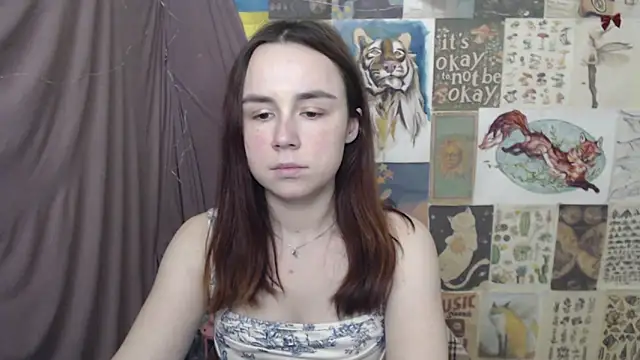 VeryVeryVeryShy_: διαδικτυακό σόου στην κάμερα