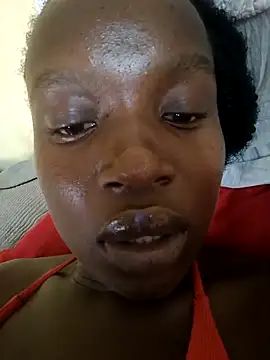 Chat +18 de Juicylittle_slute ao vivo