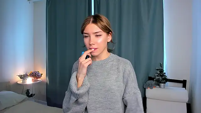 EmmaStoneWants' Live XXX Chat