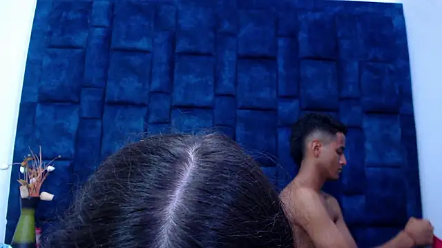 GroupNoLimits Adlı Modelin Canlı XXX Sohbeti