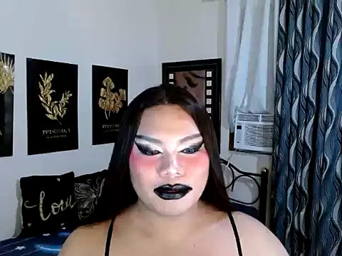 Webkamerová show TSbrianaHugeCock