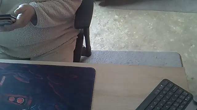 Silvia2277: διαδικτυακό σόου στην κάμερα