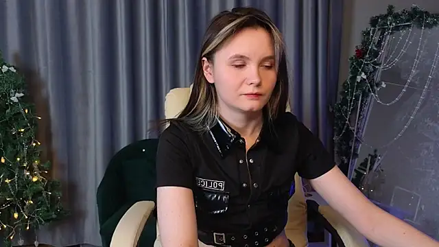 Онлайн чат XXX CiriRianonn