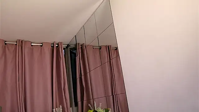 Sweet_Sammy_'s Live XXX Chat