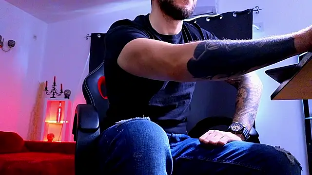 Chat XXX en directo de MightyAaron66