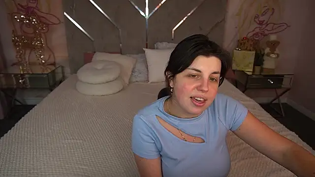 MirandaWong: διαδικτυακό σόου στην κάμερα