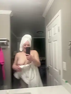 kAyLa_gUrL Chat XXX live