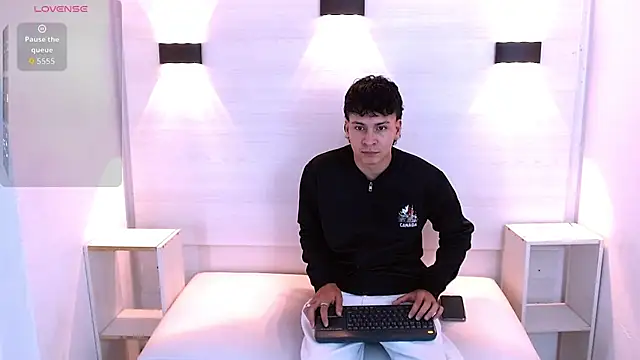 Jhojan_twink Chat XXX in diretta