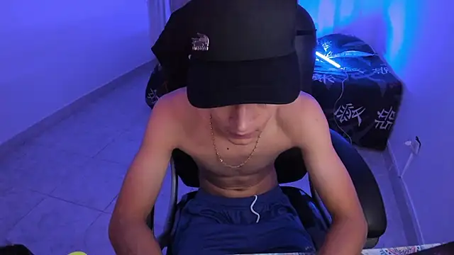 Aron_Boyy Live XXX-chat