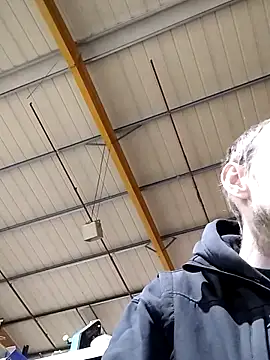 CrookedBunk3527's Live XXX Chat