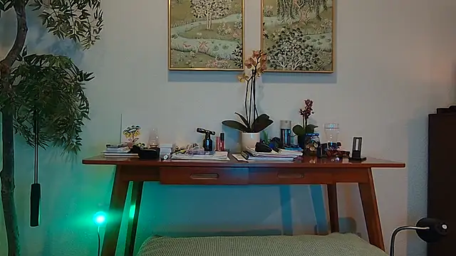 lavender_spits Show in webcam