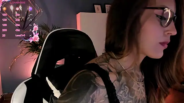 Chat XXX en directo de Megan_inked