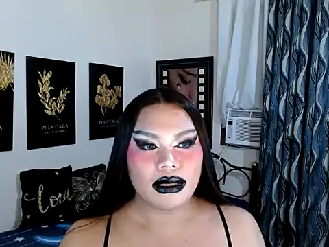 Chat +18 de TSbrianaHugeCock ao vivo