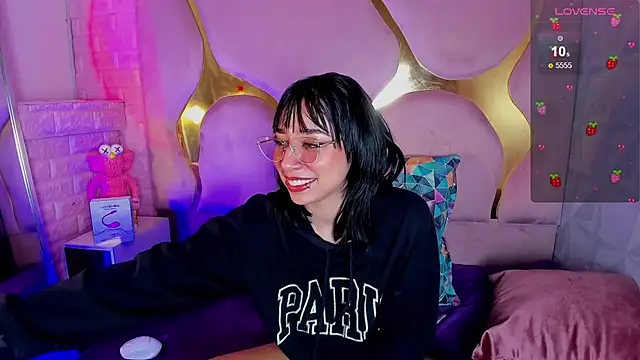 NaniiSisy Chat XXX in diretta