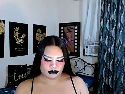 دردشة TSbrianaHugeCock الجنسية المباشرة