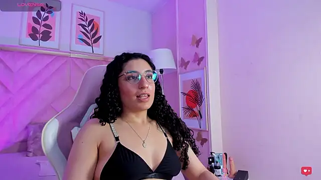 DemiJones_ Adlı Modelin Canlı XXX Sohbeti